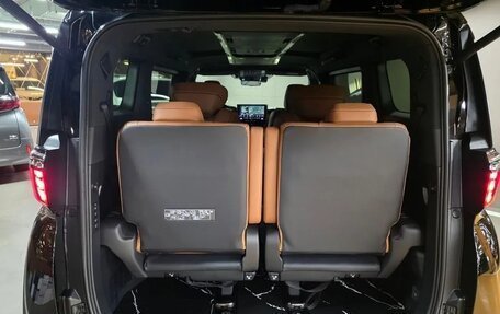 Toyota Alphard, 2025 год, 11 349 777 рублей, 17 фотография