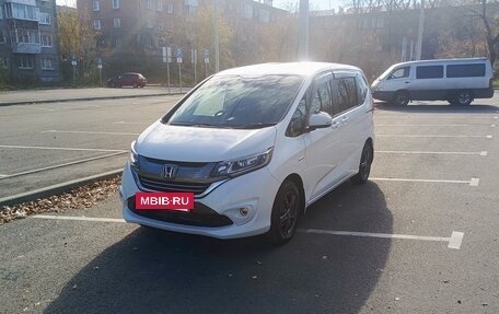 Honda Freed II, 2017 год, 1 450 000 рублей, 2 фотография