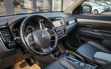 Mitsubishi Outlander III рестайлинг 3, 2013 год, 1 220 000 рублей, 7 фотография