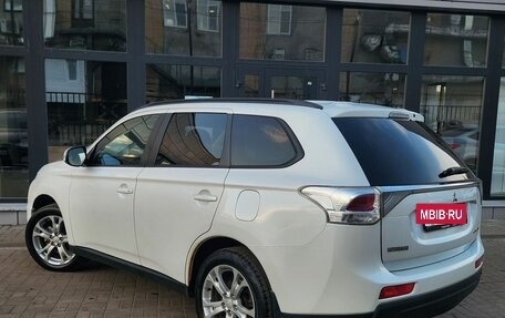 Mitsubishi Outlander III рестайлинг 3, 2013 год, 1 220 000 рублей, 4 фотография