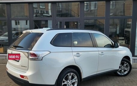 Mitsubishi Outlander III рестайлинг 3, 2013 год, 1 220 000 рублей, 3 фотография