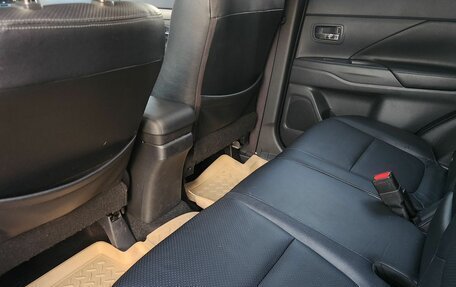 Mitsubishi Outlander III рестайлинг 3, 2013 год, 1 220 000 рублей, 16 фотография