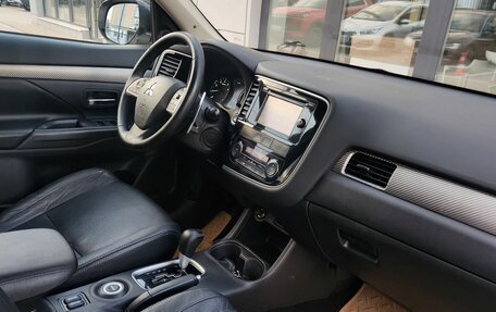 Mitsubishi Outlander III рестайлинг 3, 2013 год, 1 220 000 рублей, 23 фотография