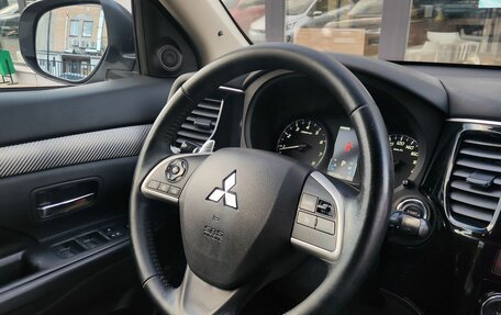 Mitsubishi Outlander III рестайлинг 3, 2013 год, 1 220 000 рублей, 24 фотография