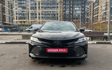 Toyota Camry, 2020 год, 2 600 000 рублей, 1 фотография