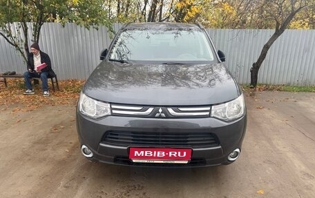 Mitsubishi Outlander III рестайлинг 3, 2013 год, 1 280 000 рублей, 1 фотография