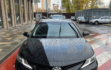 Toyota Camry, 2022 год, 3 300 000 рублей, 1 фотография