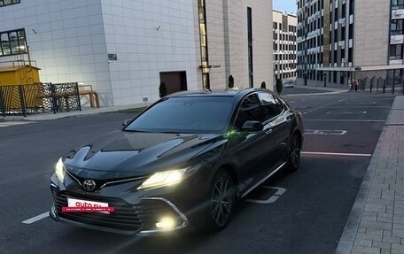 Toyota Camry, 2023 год, 2 599 999 рублей, 4 фотография