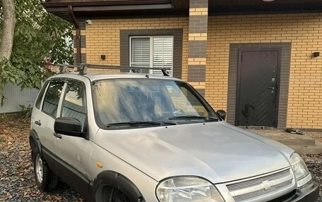 Chevrolet Niva I рестайлинг, 2004 год, 320 000 рублей, 1 фотография