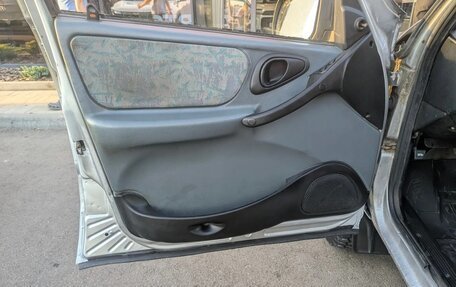 Chevrolet Niva I рестайлинг, 2003 год, 330 000 рублей, 7 фотография