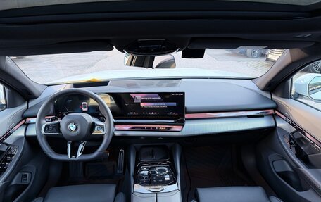 BMW 5 серия, 2025 год, 7 599 000 рублей, 10 фотография