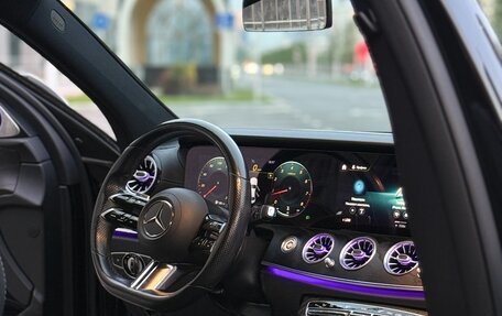 Mercedes-Benz E-Класс, 2021 год, 3 500 000 рублей, 5 фотография