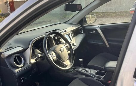 Toyota RAV4, 2017 год, 2 250 000 рублей, 4 фотография