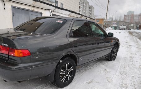 Toyota Camry, 2000 год, 635 000 рублей, 4 фотография