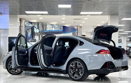 BMW 5 серия, 2025 год, 9 250 000 рублей, 10 фотография