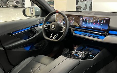 BMW 5 серия, 2025 год, 9 250 000 рублей, 25 фотография