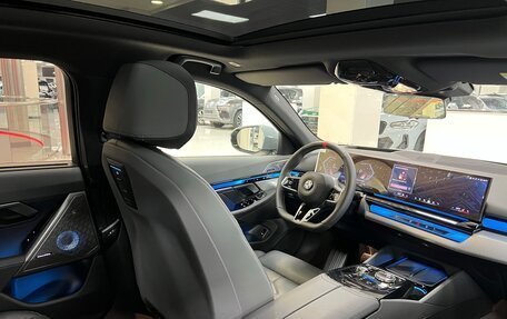 BMW 5 серия, 2025 год, 9 250 000 рублей, 23 фотография