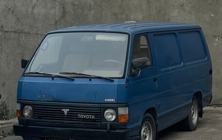 Toyota HiAce H50 H60 H70, 1985 год, 420 000 рублей, 1 фотография