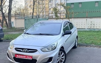Hyundai Solaris II рестайлинг, 2011 год, 635 000 рублей, 1 фотография