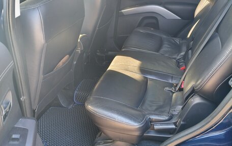 Mitsubishi Outlander III рестайлинг 3, 2010 год, 900 000 рублей, 5 фотография