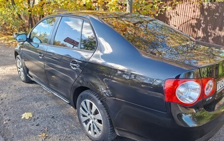 Volkswagen Jetta VII, 2010 год, 380 000 рублей, 4 фотография