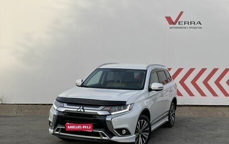 Mitsubishi Outlander III рестайлинг 3, 2019 год, 2 350 000 рублей, 1 фотография