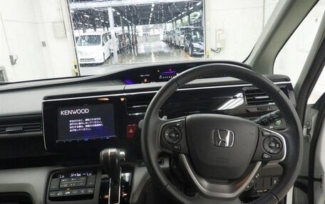 Honda Stepwgn IV рестайлинг, 2021 год, 1 730 000 рублей, 3 фотография