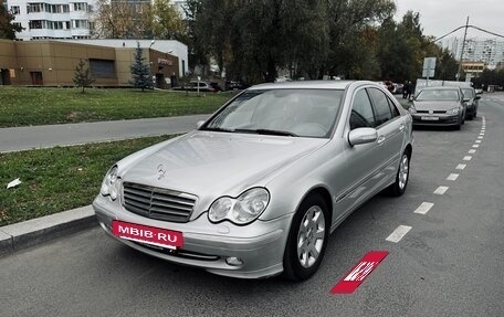Mercedes-Benz C-Класс, 2005 год, 950 000 рублей, 30 фотография