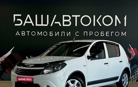 Renault Sandero I, 2013 год, 450 000 рублей, 1 фотография