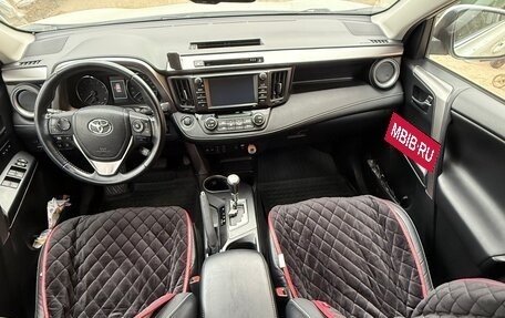Toyota RAV4, 2017 год, 3 000 000 рублей, 10 фотография