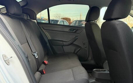 Skoda Rapid I, 2015 год, 985 000 рублей, 14 фотография