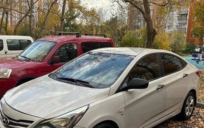 Hyundai Solaris II рестайлинг, 2015 год, 820 000 рублей, 1 фотография