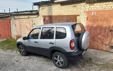 Chevrolet Niva I рестайлинг, 2010 год, 580 000 рублей, 5 фотография