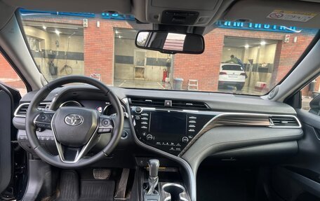 Toyota Camry, 2020 год, 2 600 000 рублей, 5 фотография