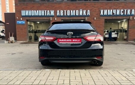 Toyota Camry, 2020 год, 2 600 000 рублей, 4 фотография