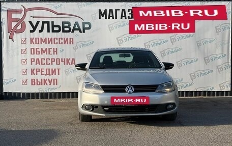 Volkswagen Jetta VII, 2011 год, 898 000 рублей, 2 фотография