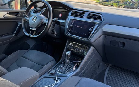 Volkswagen Tiguan II, 2017 год, 2 370 000 рублей, 3 фотография