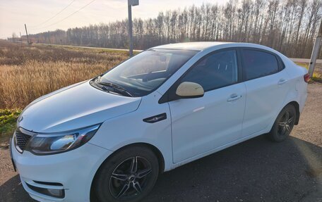 KIA Rio III рестайлинг, 2015 год, 800 000 рублей, 4 фотография