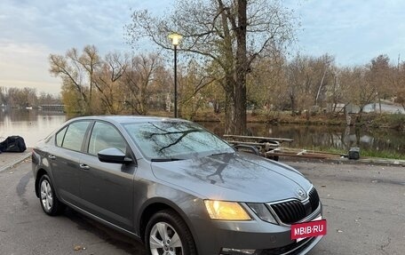 Skoda Octavia, 2017 год, 1 675 000 рублей, 2 фотография