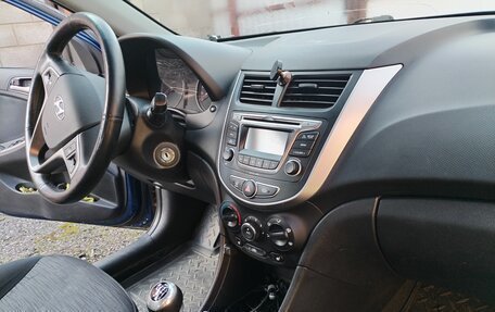 Hyundai Solaris II рестайлинг, 2014 год, 750 000 рублей, 12 фотография