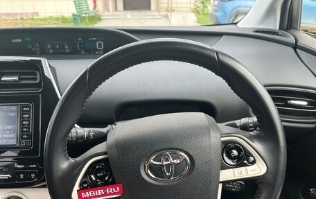 Toyota Prius IV XW50, 2018 год, 1 800 000 рублей, 6 фотография