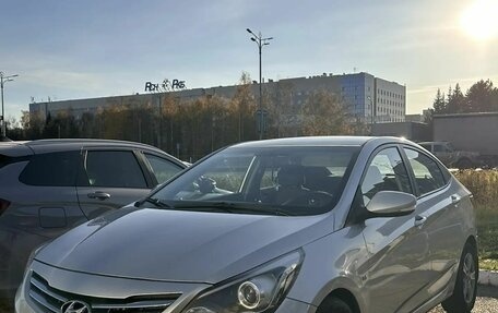 Hyundai Solaris II рестайлинг, 2015 год, 890 000 рублей, 2 фотография