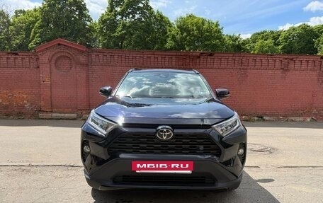 Toyota RAV4, 2021 год, 3 600 000 рублей, 2 фотография