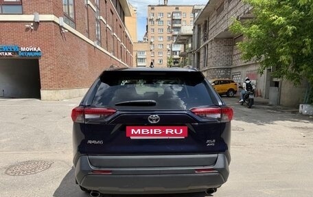 Toyota RAV4, 2021 год, 3 600 000 рублей, 4 фотография