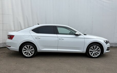 Skoda Superb III рестайлинг, 2022 год, 2 890 000 рублей, 7 фотография