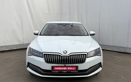 Skoda Superb III рестайлинг, 2022 год, 2 890 000 рублей, 2 фотография