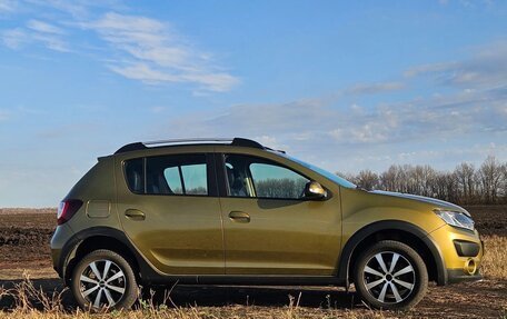 Renault Sandero II рестайлинг, 2015 год, 1 100 000 рублей, 2 фотография