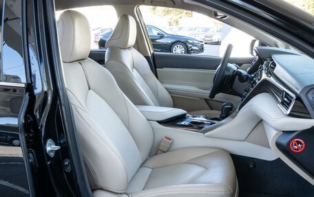 Toyota Camry, 2019 год, 3 150 000 рублей, 12 фотография