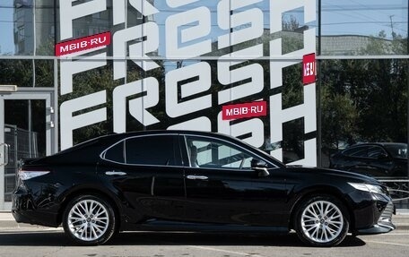 Toyota Camry, 2019 год, 3 150 000 рублей, 5 фотография