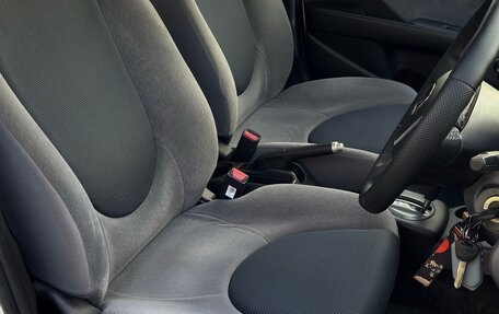 Honda Fit III, 2003 год, 550 000 рублей, 12 фотография